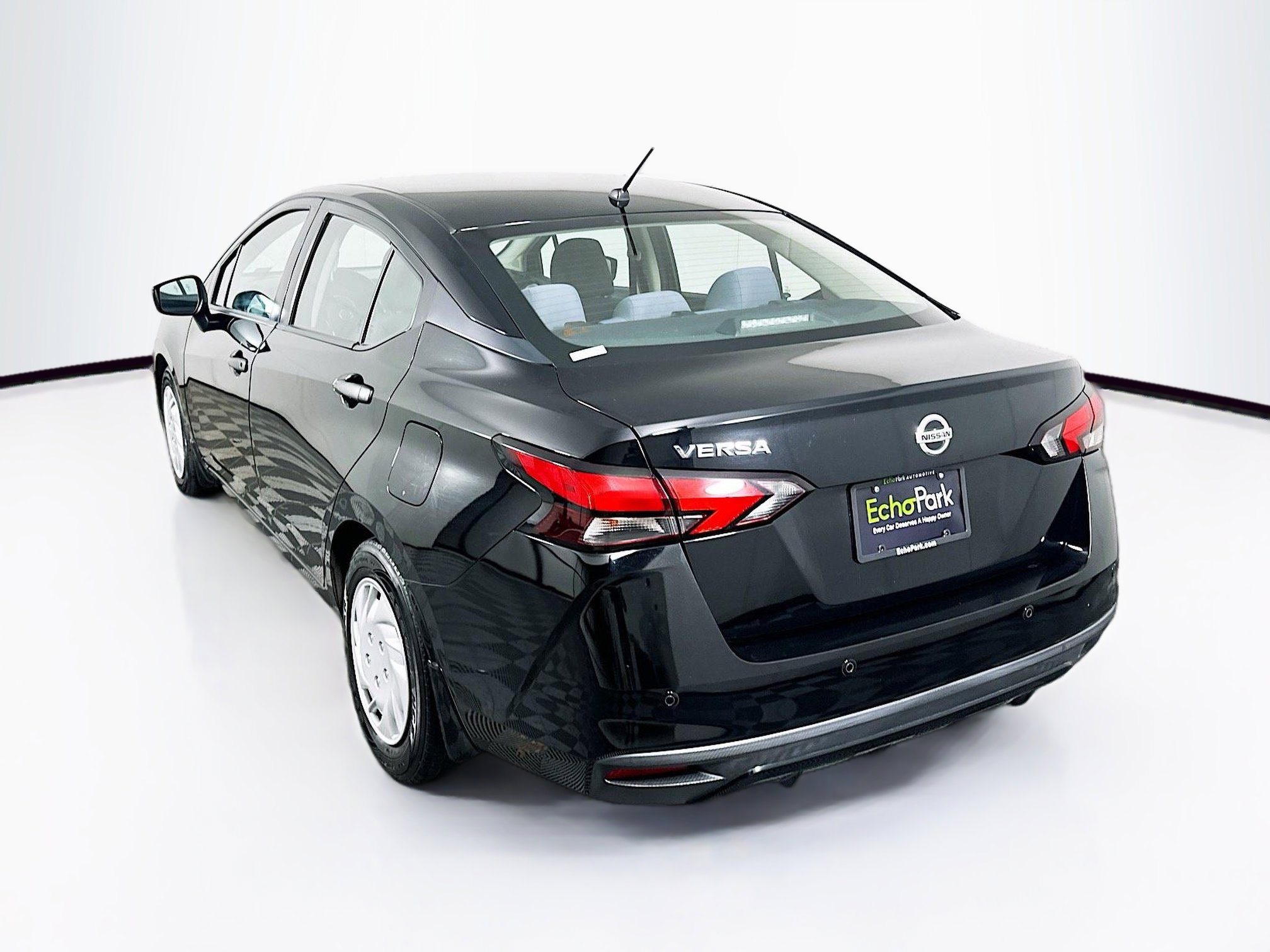 Used 2020 Nissan Versa S image 5