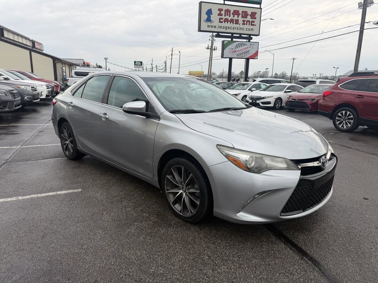 Used 2017 Toyota Camry XSE w/ Moonroof Package image 4