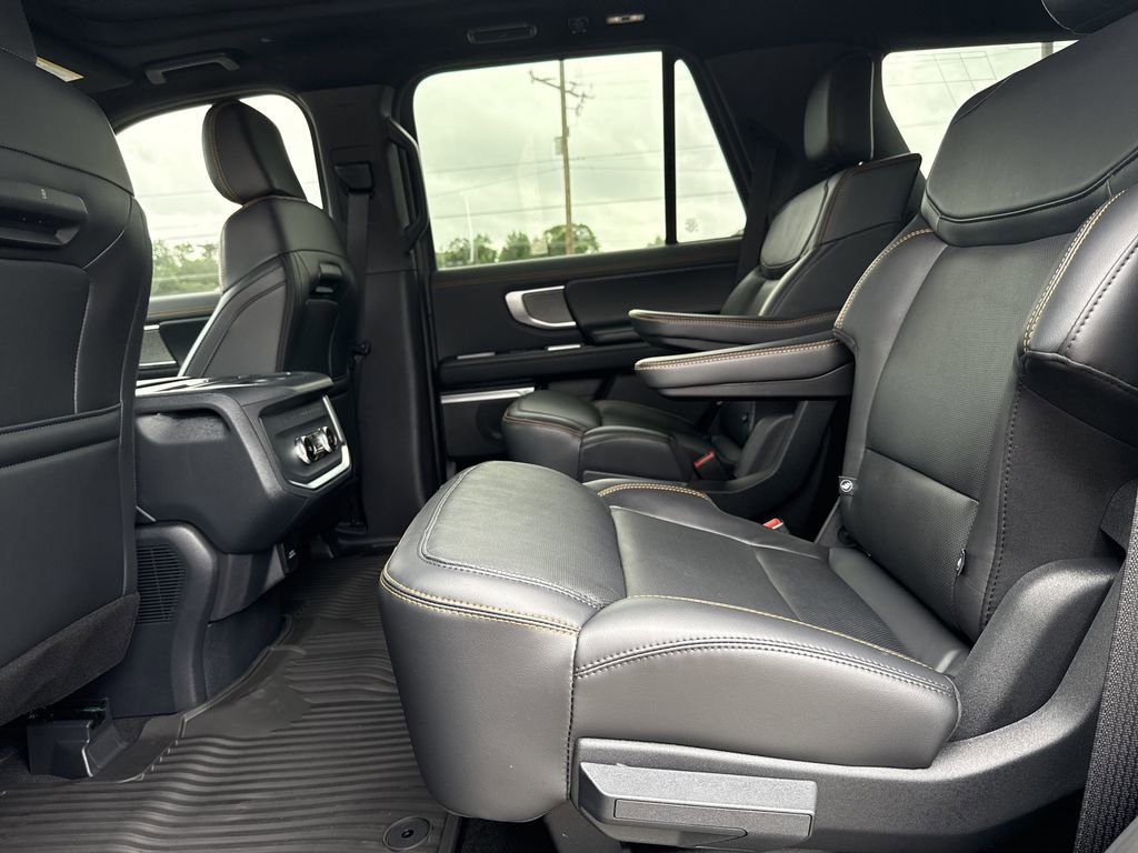 Used 2025 Ford Expedition Tremor AWD/4WD image 25