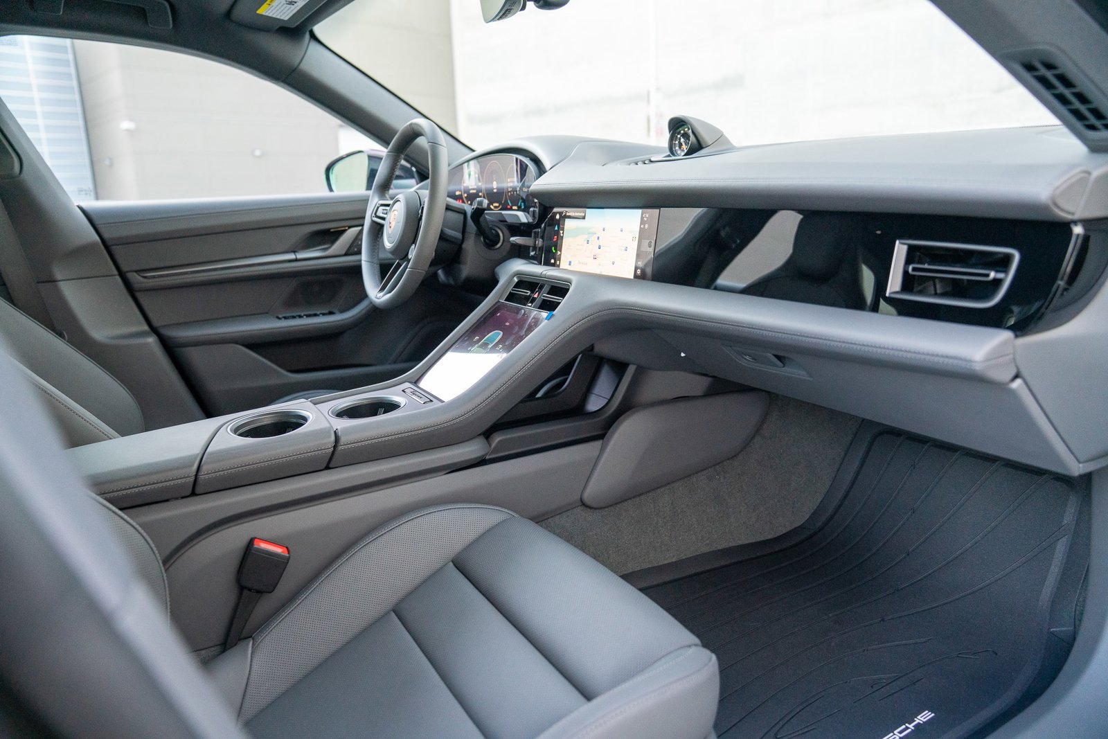 Certified 2026 Porsche Taycan AWD/4WD image 24