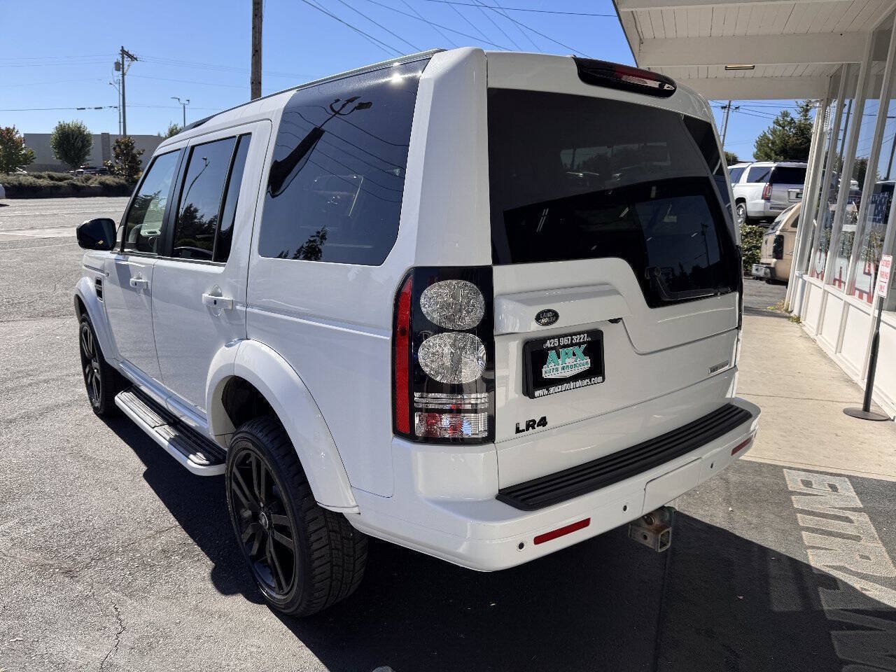 Used 2016 Land Rover LR4 HSE LUX AWD/4WD image 3
