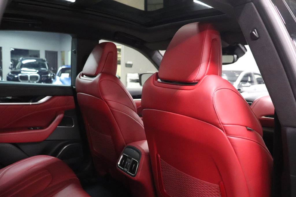 Used 2020 Maserati Levante GranSport image 21