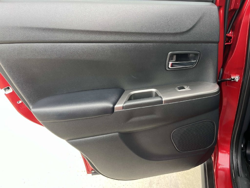 Used 2024 Mitsubishi Outlander Sport SE AWD/4WD image 18