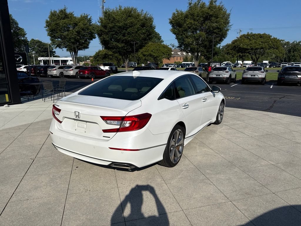 Used 2018 Honda Accord Touring image 6