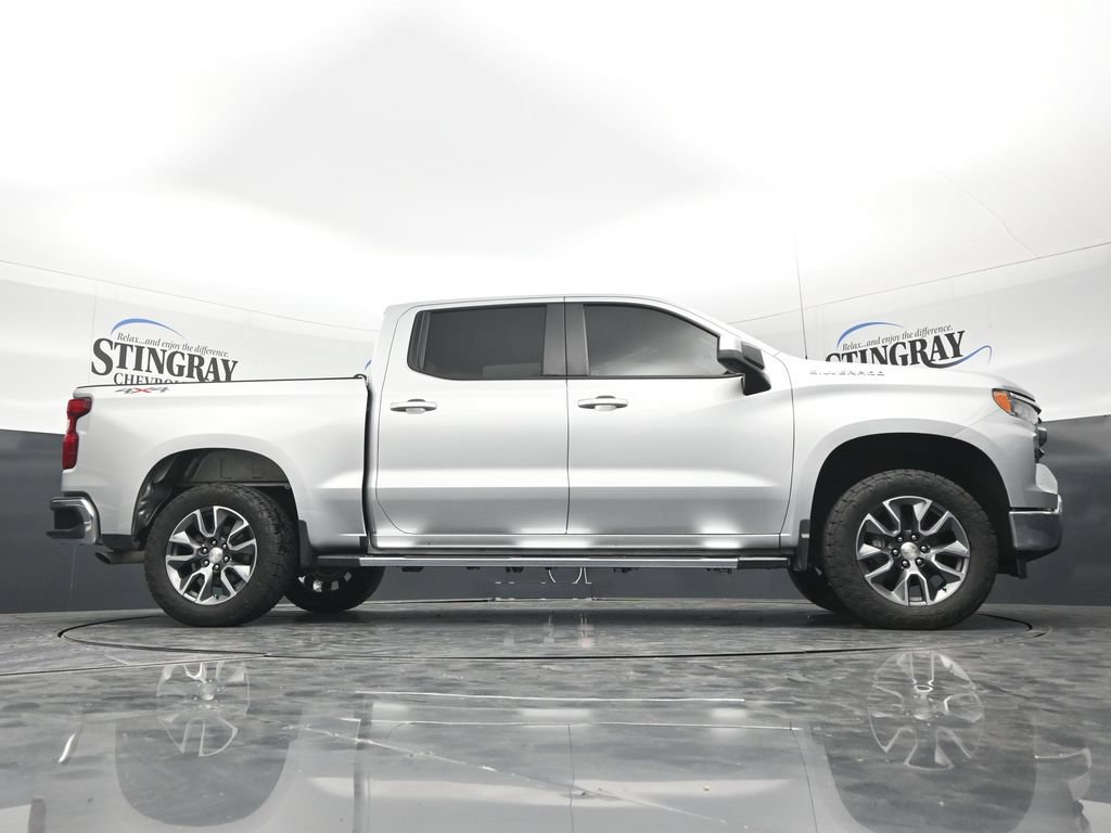 Used 2022 Chevrolet Silverado 1500 LT AWD/4WD image 35