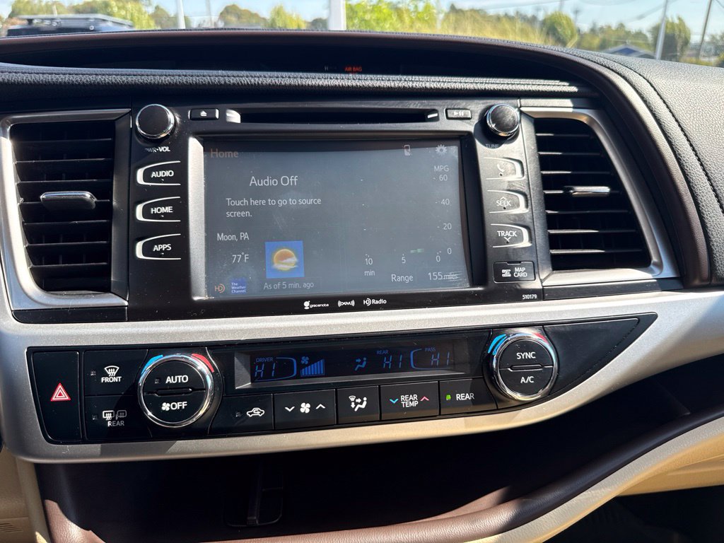 Certified 2017 Toyota Highlander XLE AWD/4WD image 13