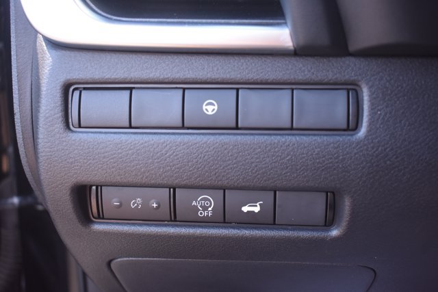 Used 2024 Nissan Rogue SV FWD image 28
