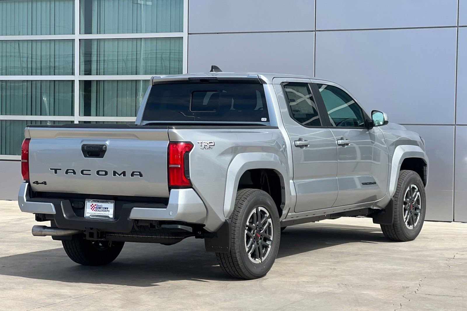 New 2026 Toyota Tacoma TRD Sport w/ TRD Sport Upgrade Package AWD/4WD image 4