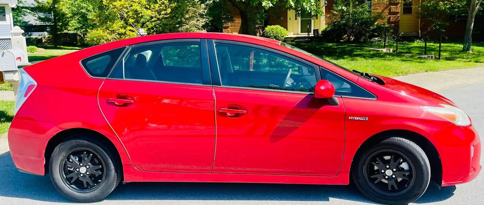 Used 2013 Toyota Prius Two FWD image 2