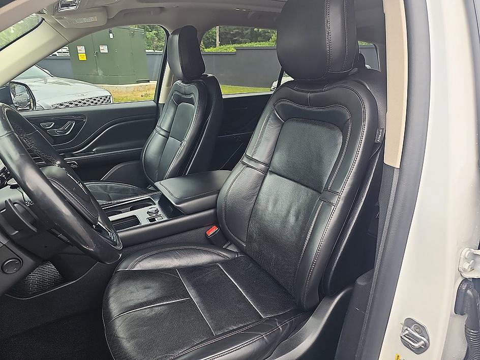 Used 2020 Lincoln Aviator Reserve w/ Elements Package Plus AWD/4WD image 15