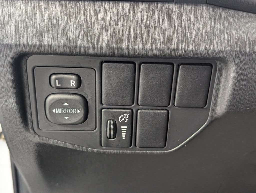 Used 2014 Toyota Prius Four FWD image 11