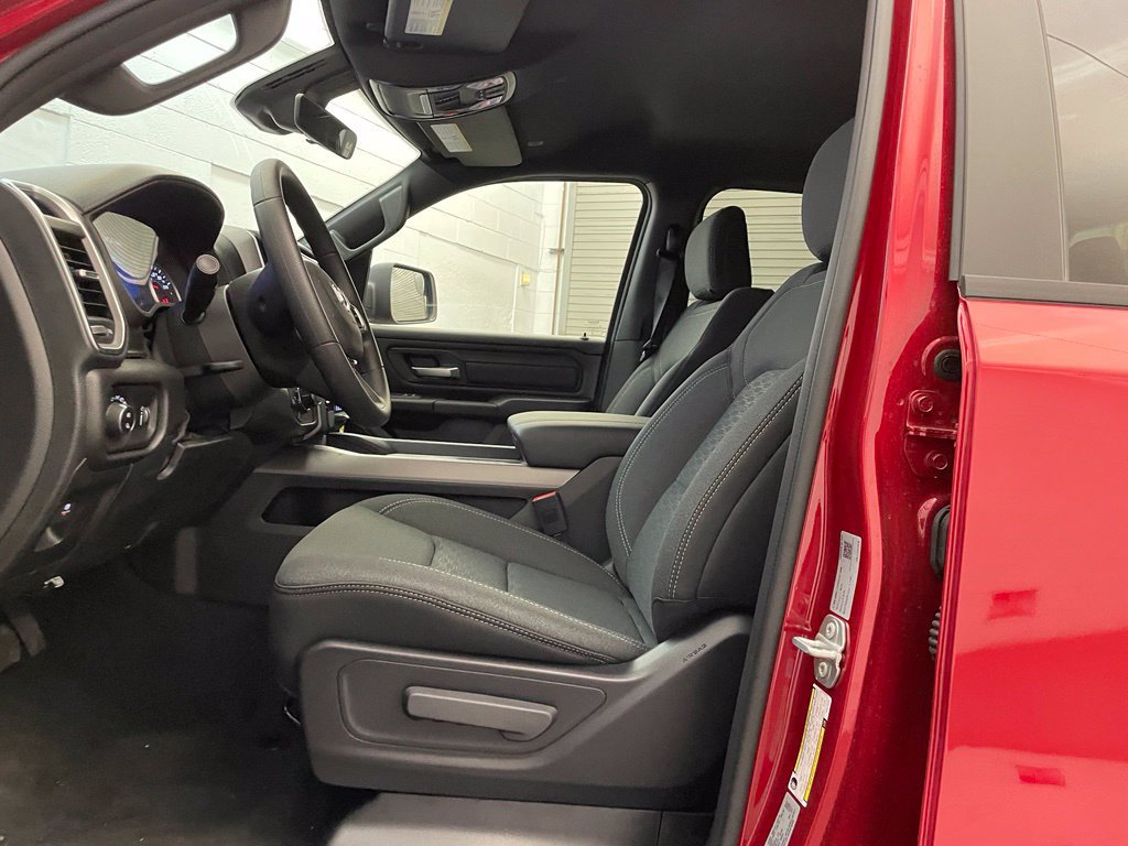 New 2026 RAM 1500 Express AWD/4WD image 16