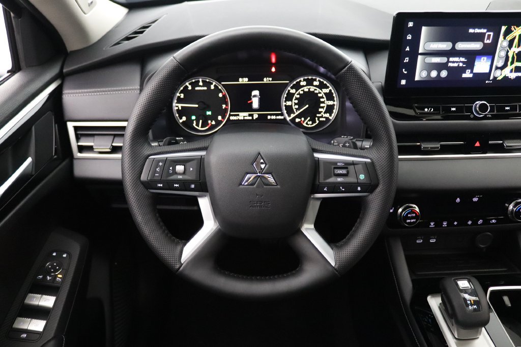 Used 2026 Mitsubishi Outlander AWD image 23