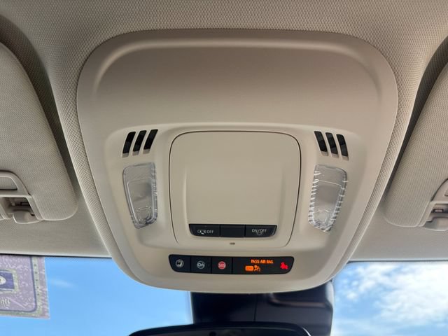 Used 2023 Buick Envision Essence AWD/4WD image 22