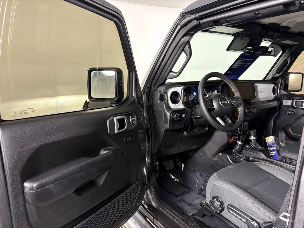 Used 2024 Jeep Gladiator Sport image 12