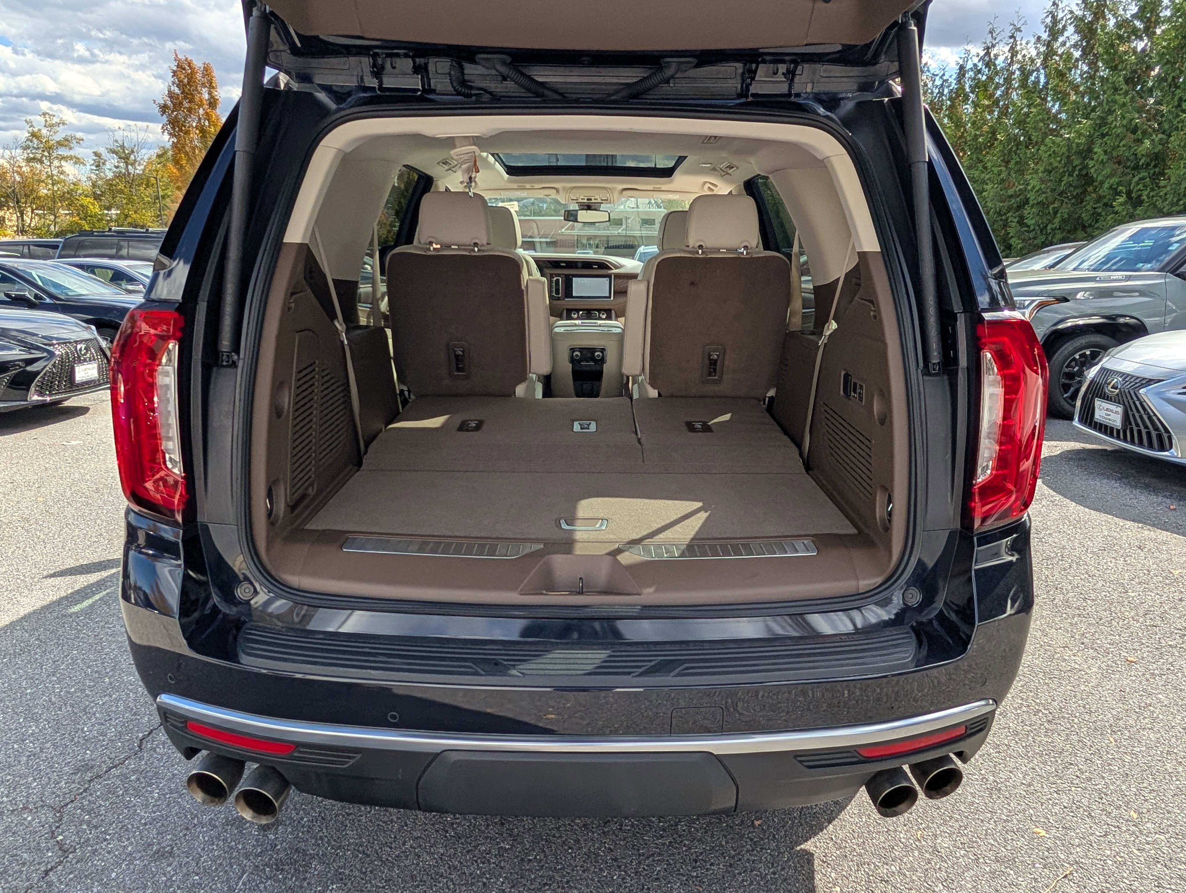 Used 2022 GMC Yukon Denali w/ Max Trailering Package image 14