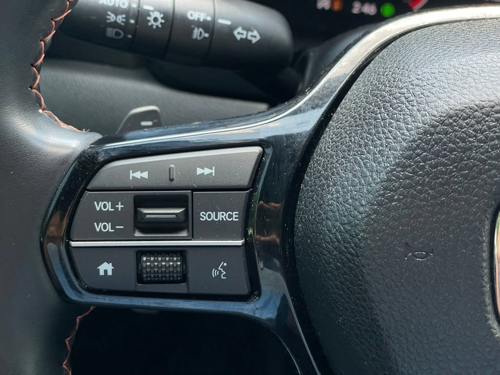 Certified 2025 Honda Pilot Sport image 10
