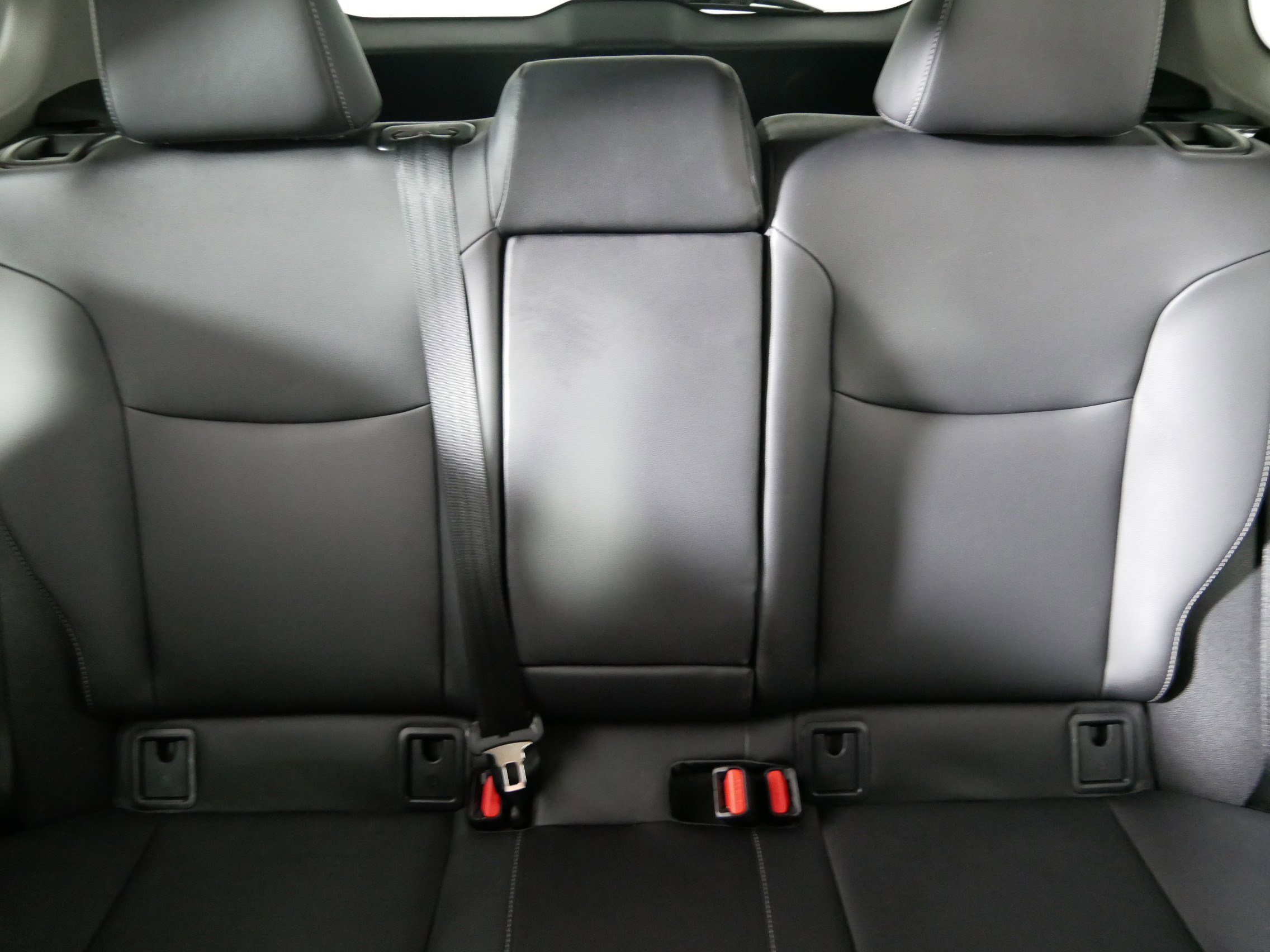 Used 2022 Toyota Corolla Cross XLE w/ Convenience Package image 13
