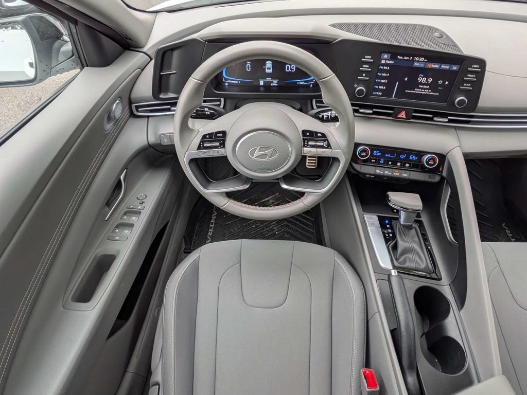 Used 2025 Hyundai Elantra Sport FWD image 14