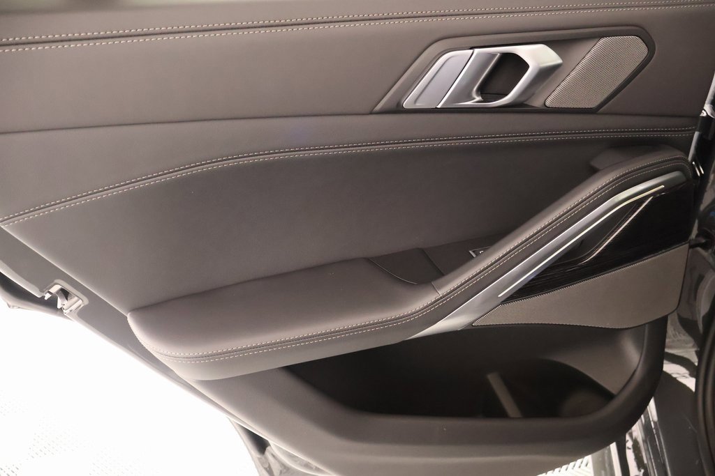 New 2026 BMW X6 xDrive40i w/ Climate Comfort Package image 19
