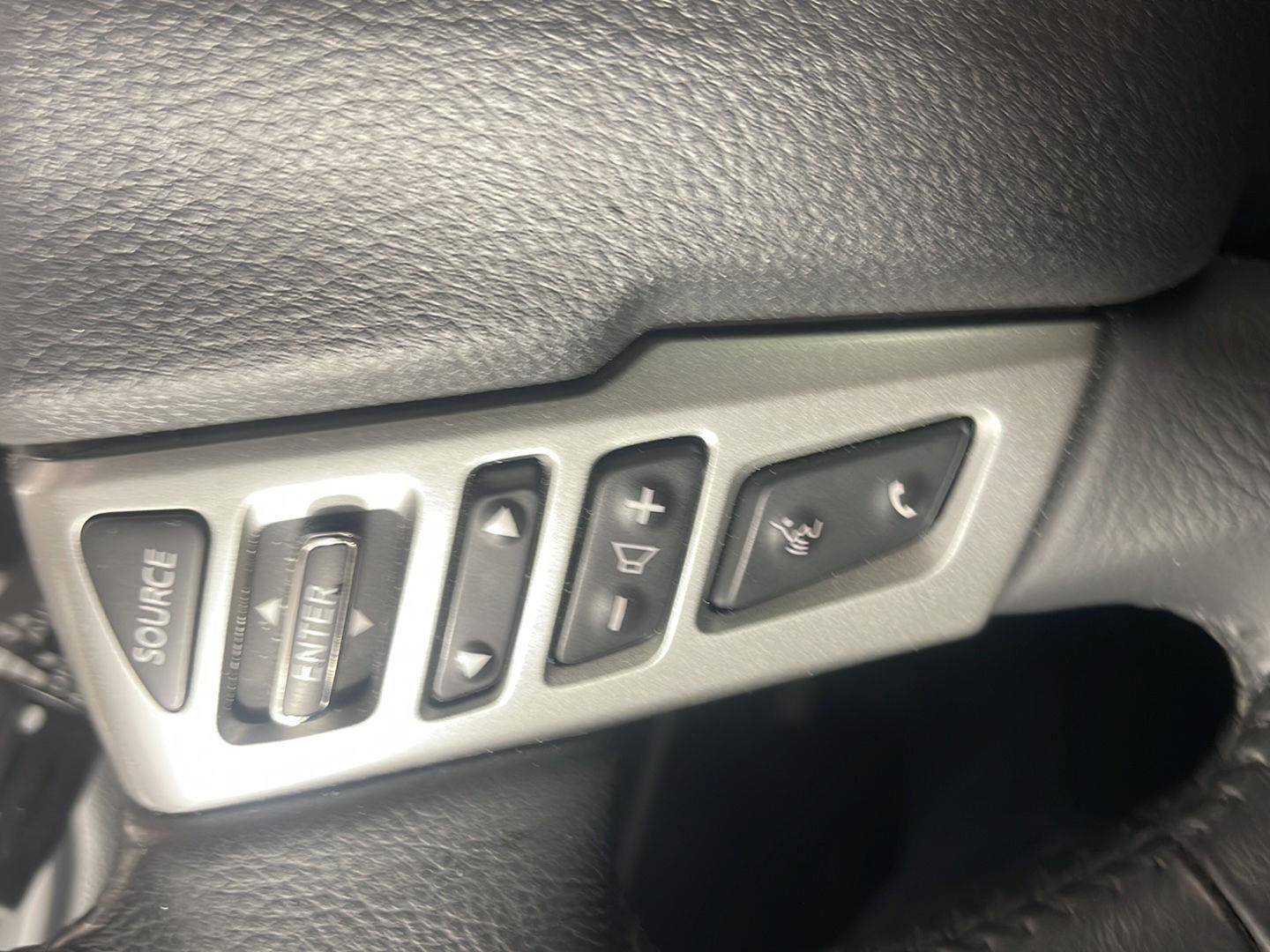 Used 2024 Nissan Titan SV w/ SV Convenience Package image 21