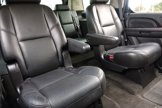 Used 2007 Cadillac Escalade 2WD w/ Information Package image 30