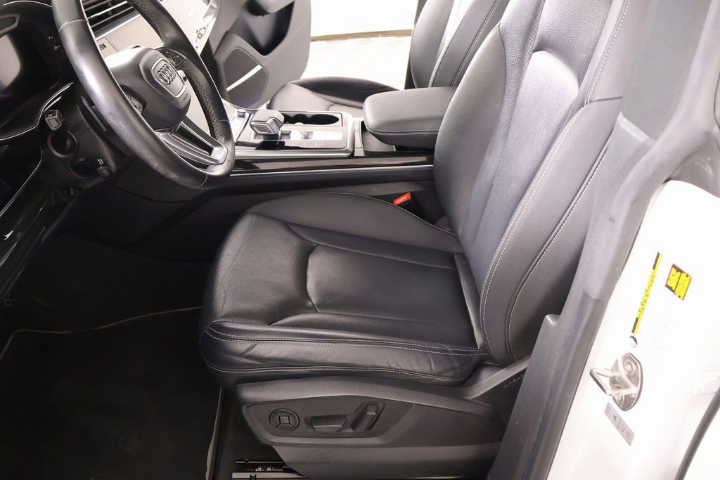 Used 2021 Audi Q8 Prestige w/ Prestige Package image 11