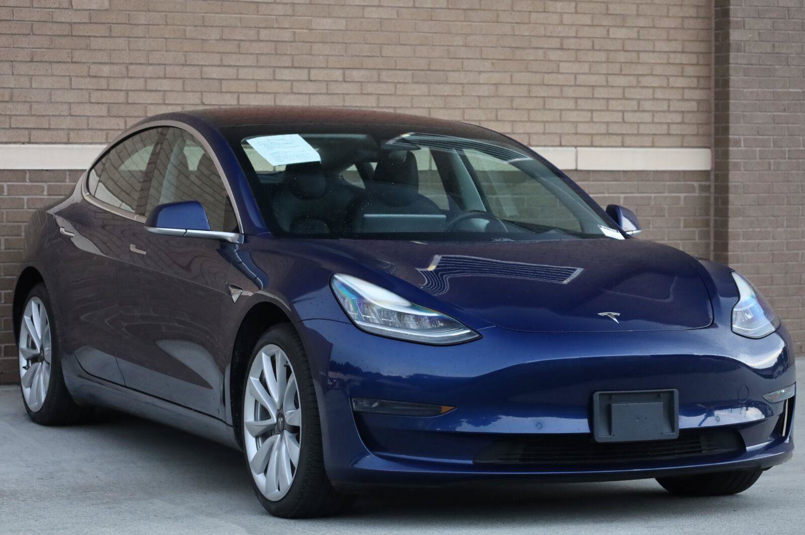 Used 2018 Tesla Model 3 Long Range RWD image 5