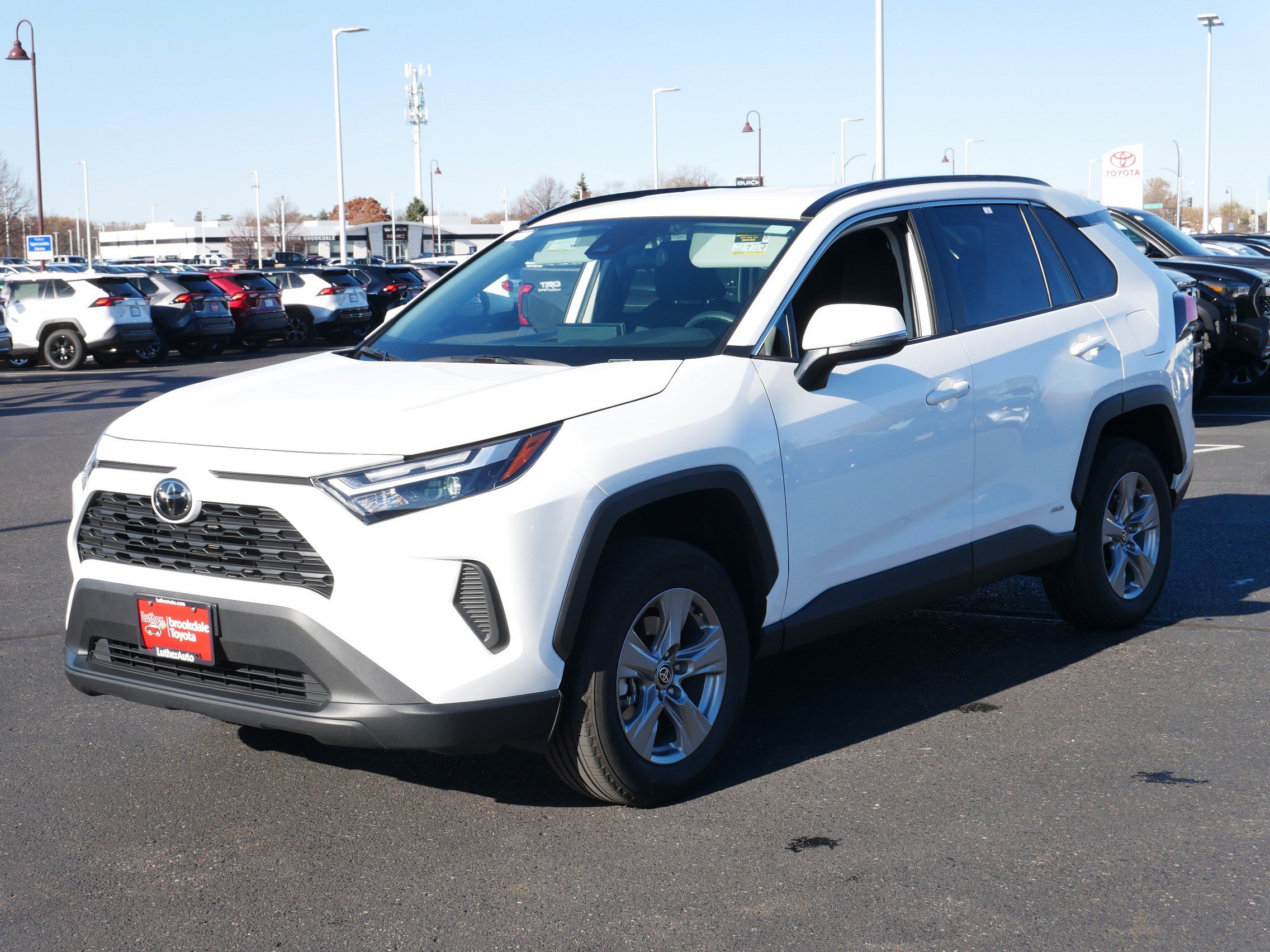 Certified 2025 Toyota RAV4 LE image 31