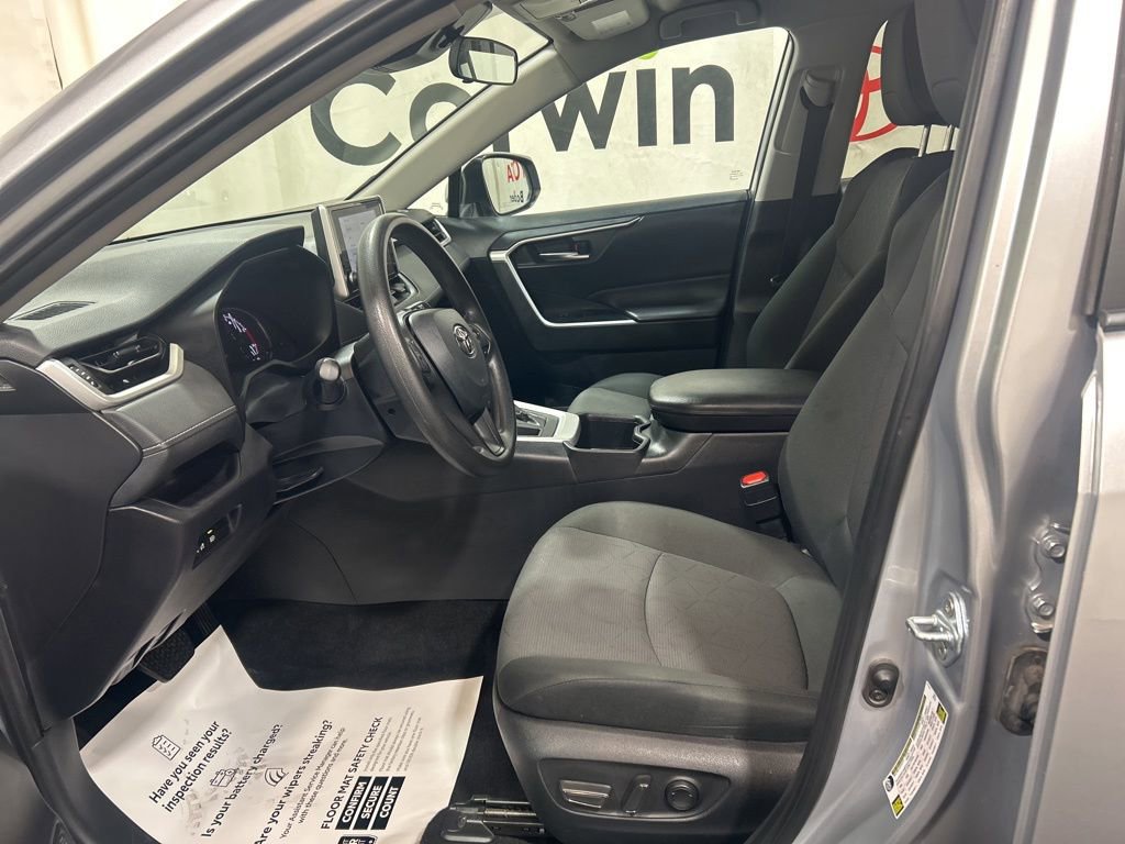 Used 2024 Toyota RAV4 XLE image 22