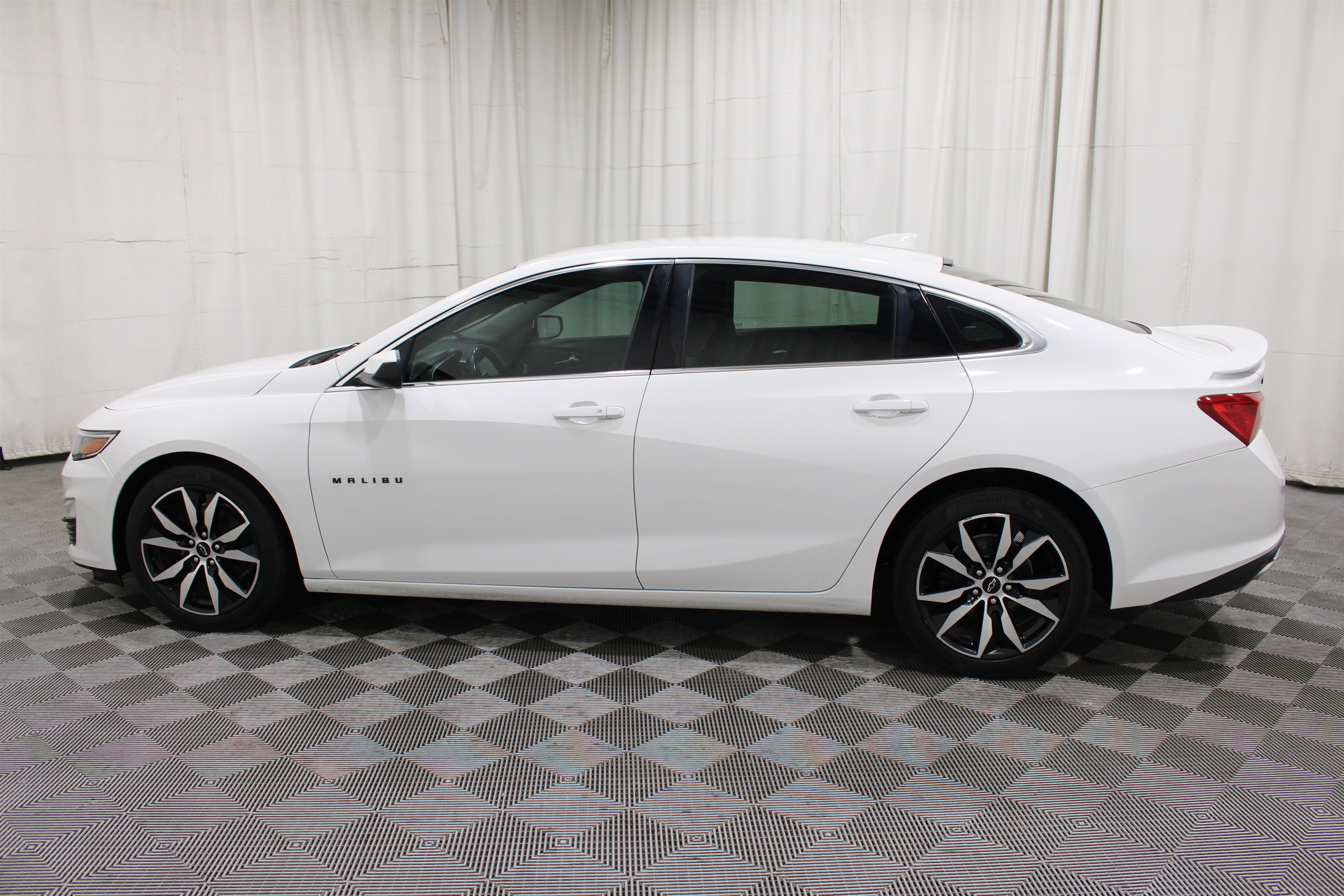 Used 2021 Chevrolet Malibu RS FWD image 33
