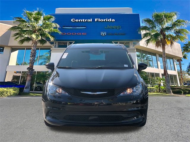 New 2026 Chrysler Voyager LX image 3