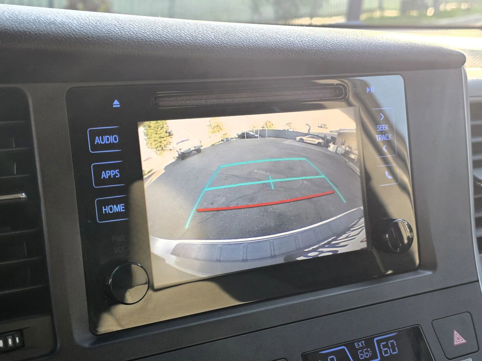 Used 2017 Toyota Sienna LE w/ Cargo Management Package FWD image 10