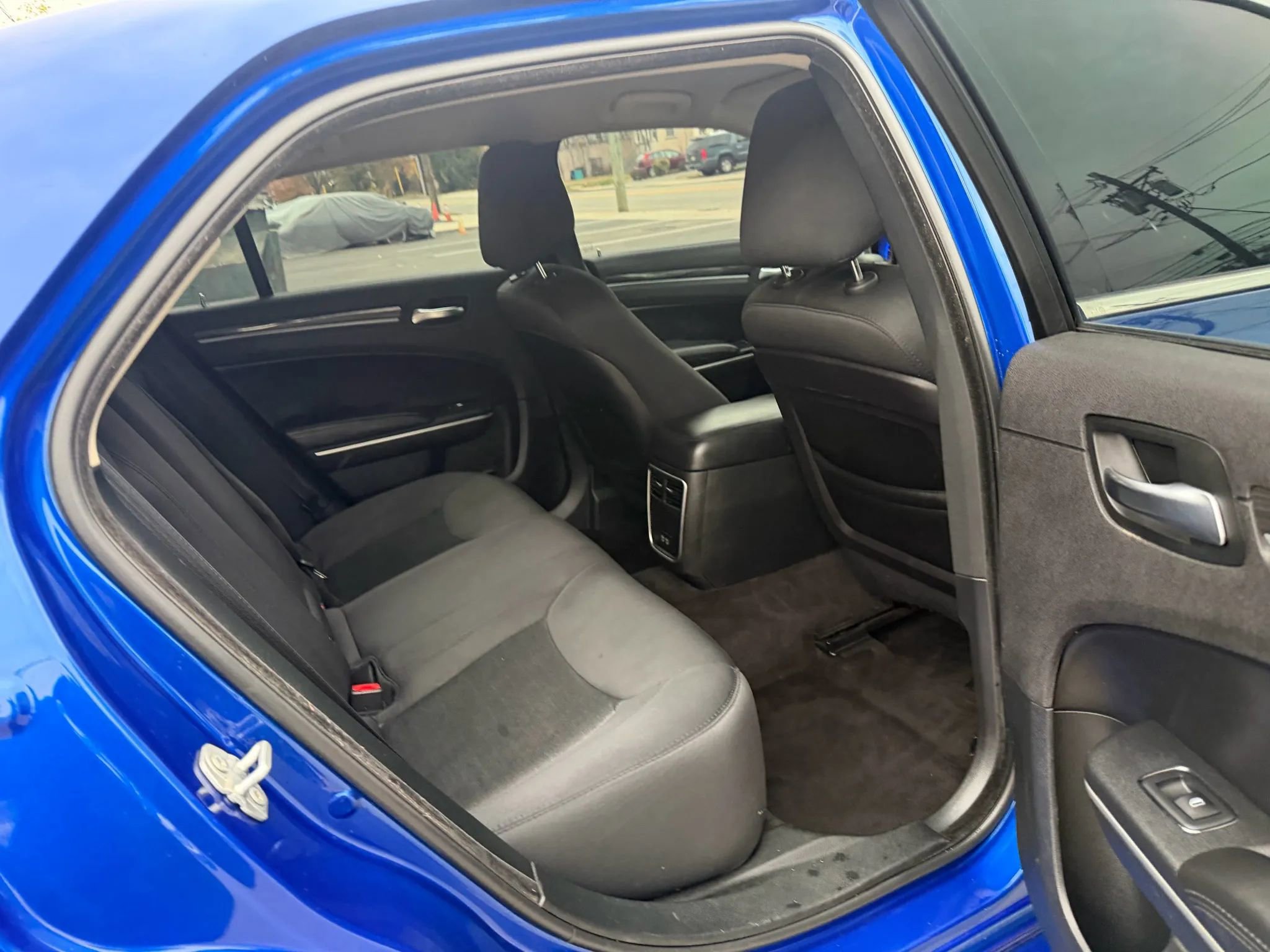 Used 2018 Chrysler 300 Touring w/ Chrome Appearance Package image 26