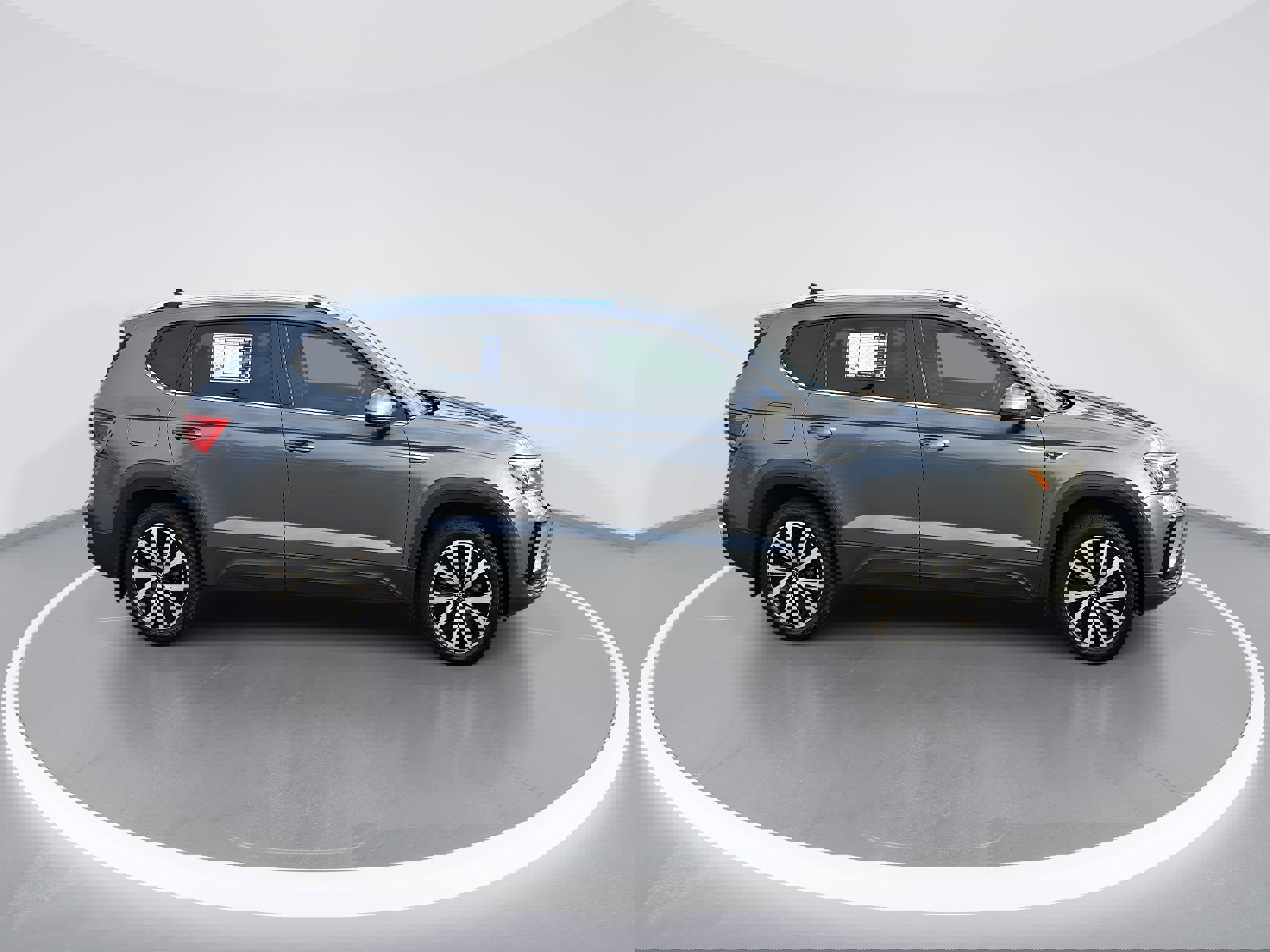 Certified 2023 Volkswagen Taos SE image 2