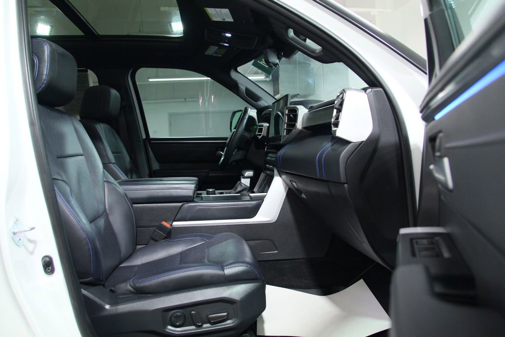 Used 2024 Toyota Sequoia Platinum AWD/4WD image 21