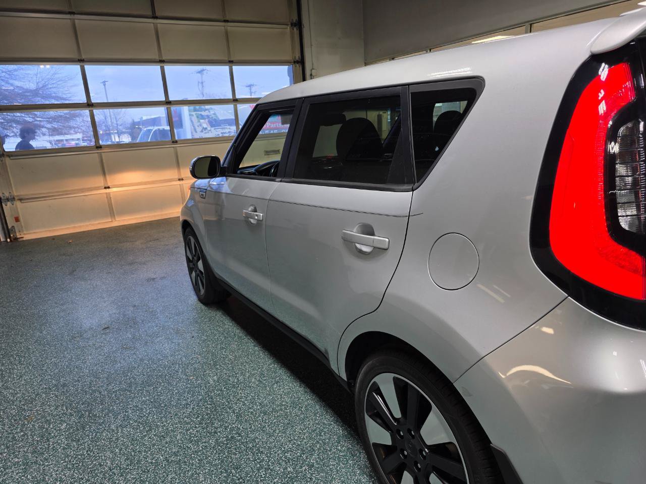 Used 2014 Kia Soul ! w/ Sun & Sound Package FWD image 10