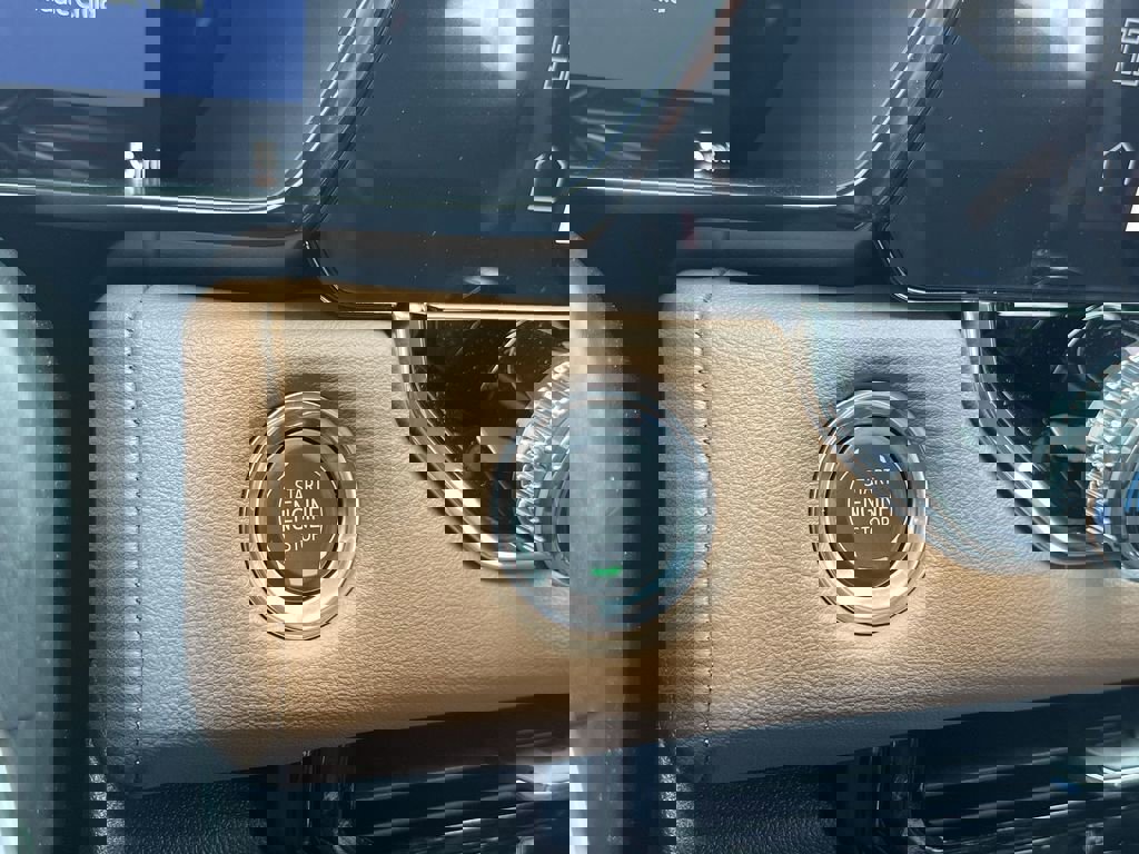 New 2025 GMC Canyon AT4 w/ Nightfall Edition image 17