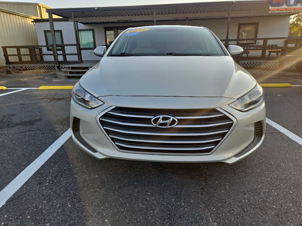 Used 2017 Hyundai Elantra SE image 5