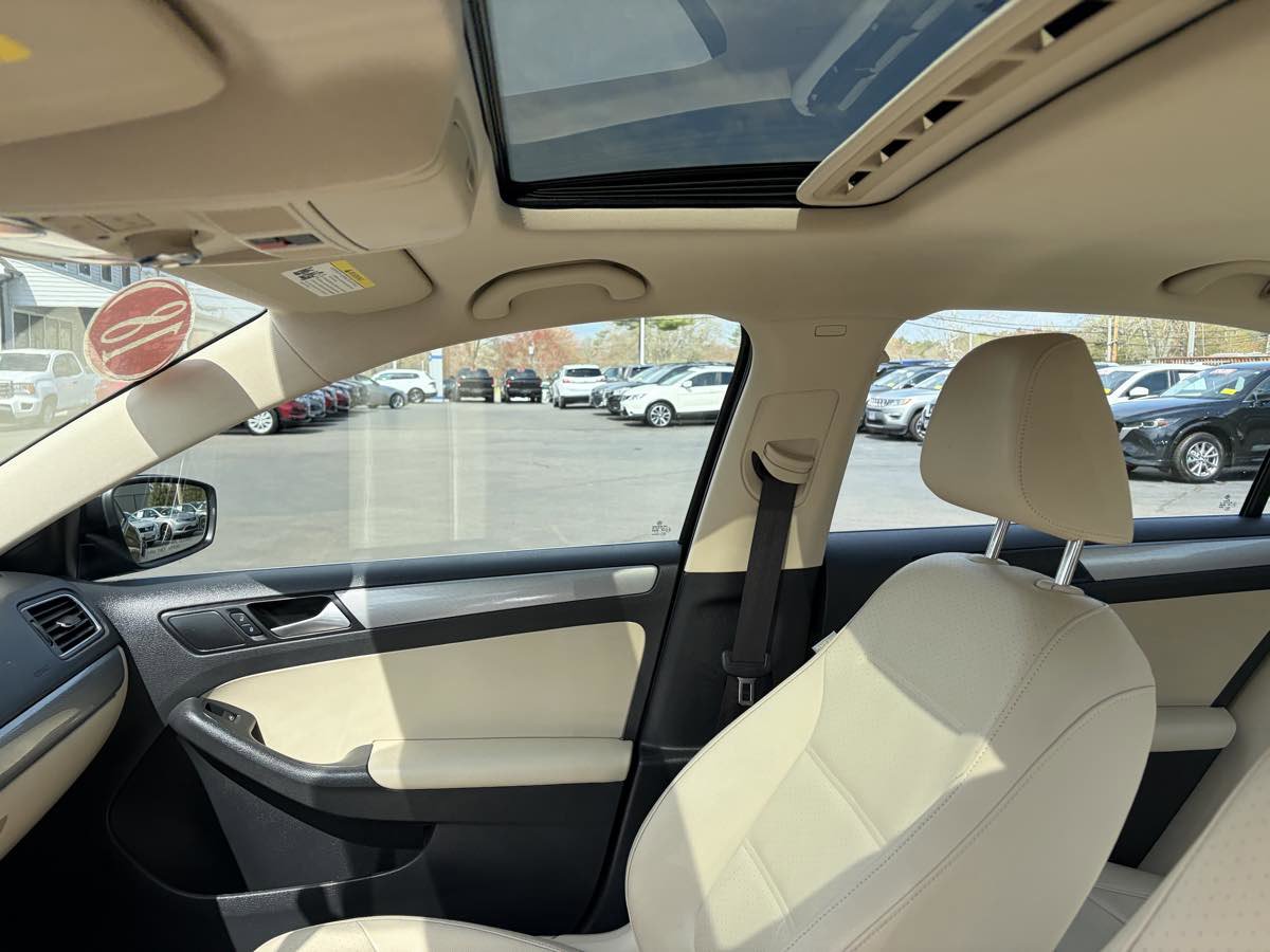 Used 2018 Volkswagen Jetta SE FWD image 11