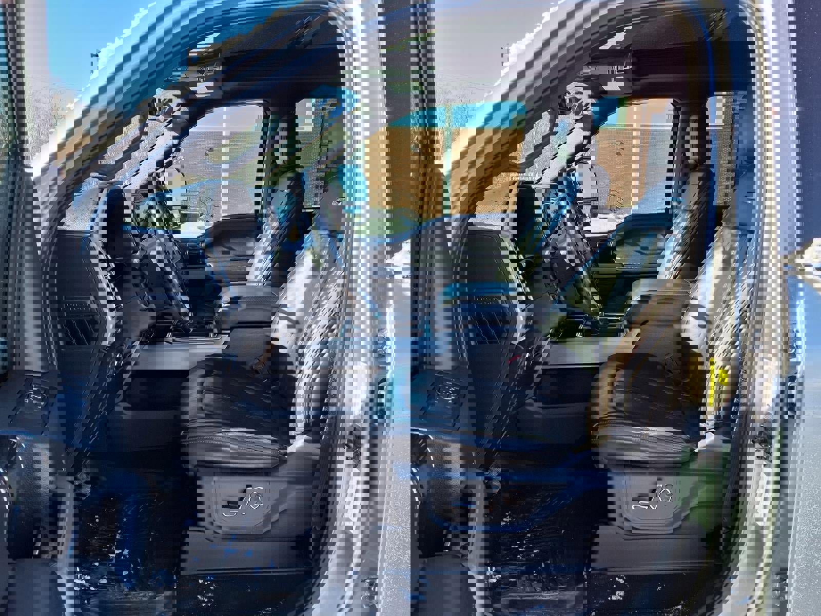 Used 2022 Ford F450 Platinum w/ Snow Plow Prep Package image 14