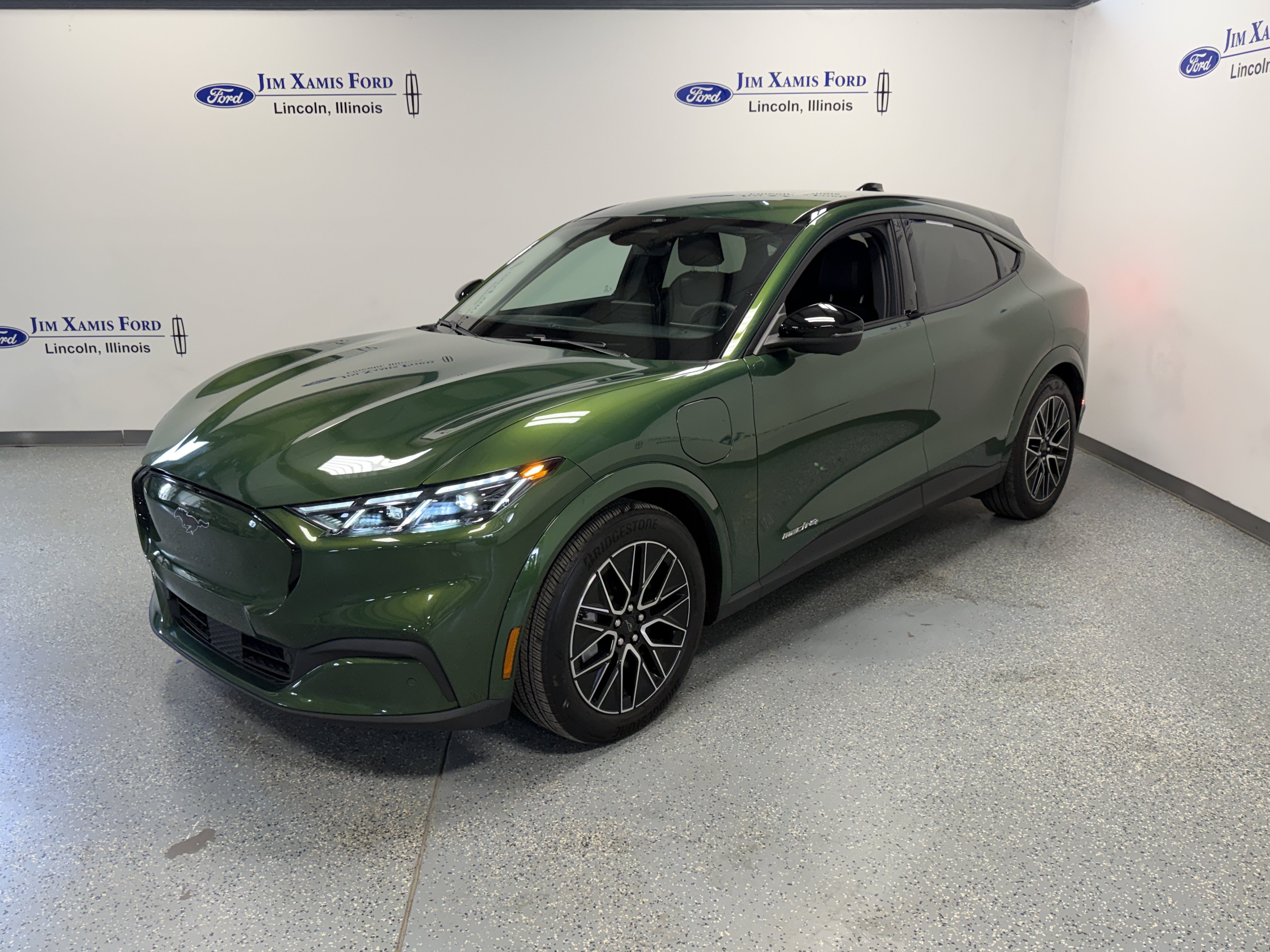 Used 2025 Ford Mustang Mach-E Premium AWD/4WD image 3