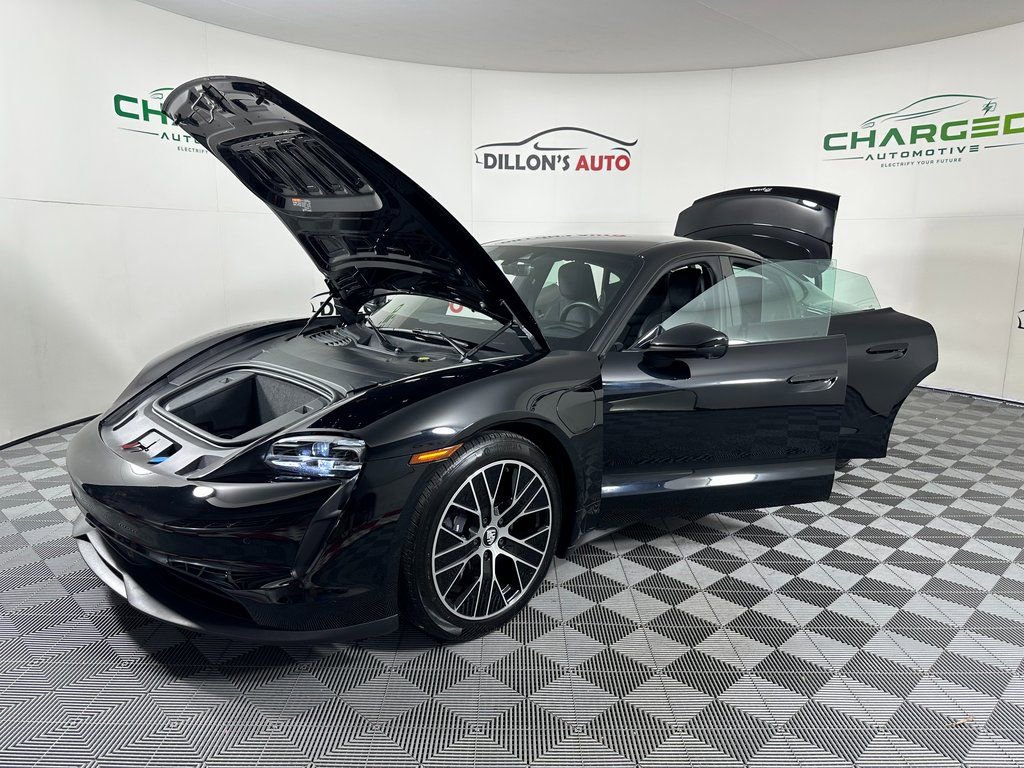 Used 2021 Porsche Taycan image 10