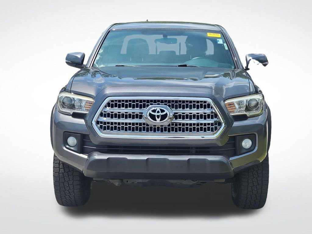 Used 2017 Toyota Tacoma TRD Off-Road w/ Tow Package (A/T) AWD/4WD image 4