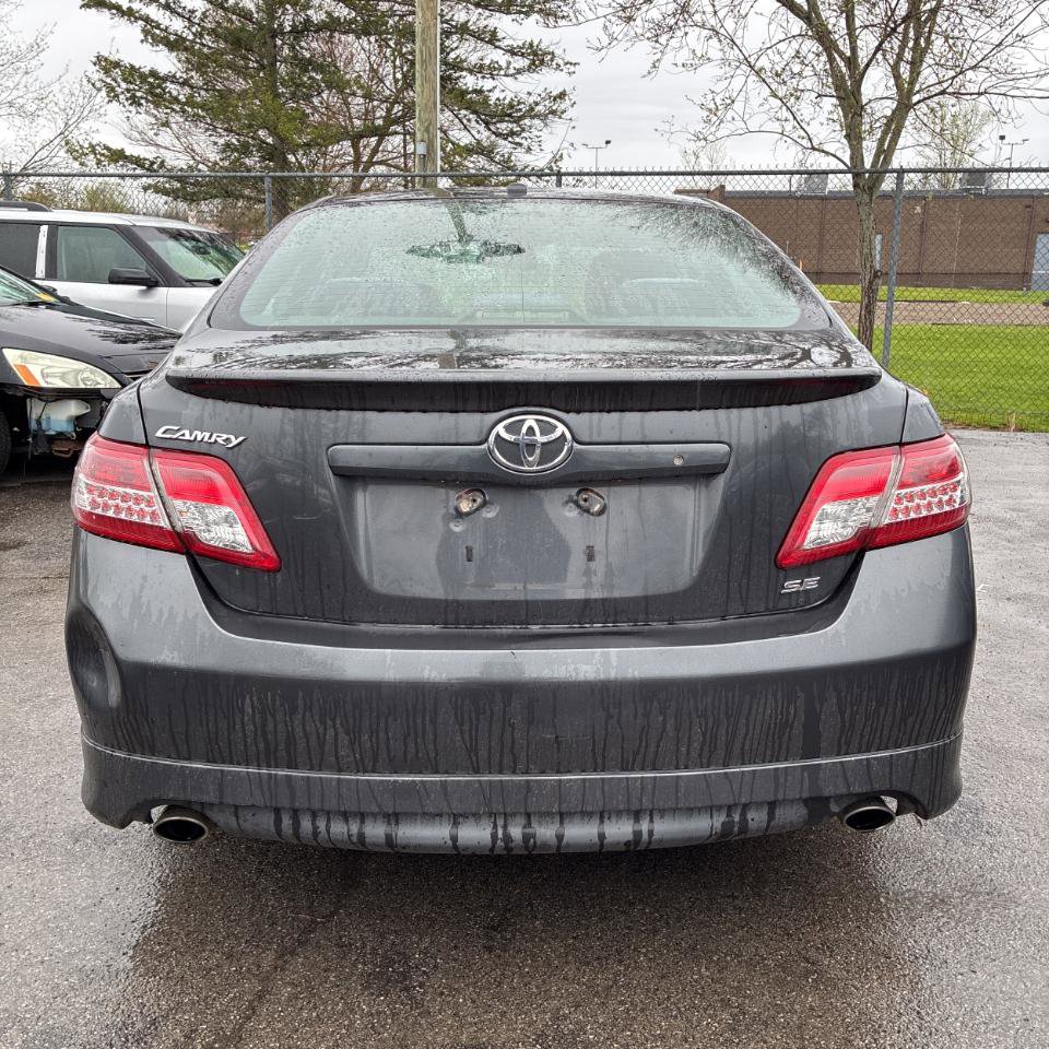Used 2011 Toyota Camry SE w/ SE Extra-Value Pkg #1 FWD image 10