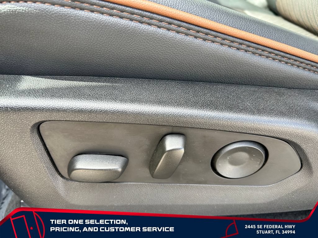 Certified 2023 GMC Canyon AT4 w/ AT4 Premium Package AWD/4WD image 15