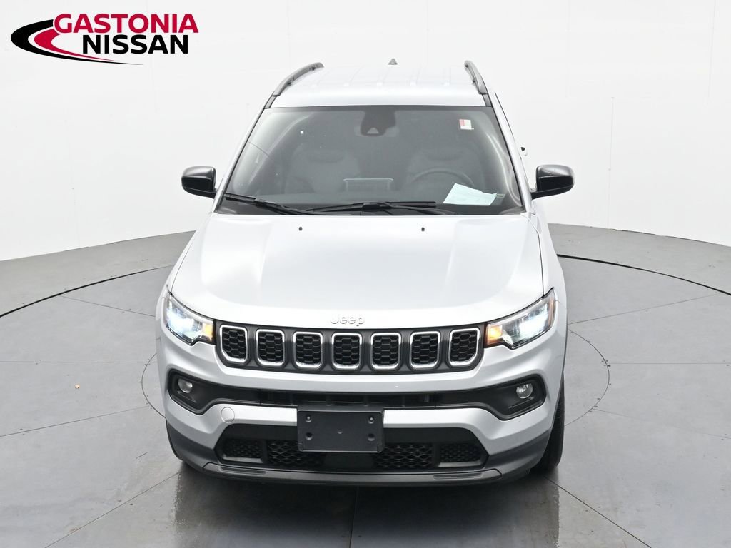 Used 2025 Jeep Compass Latitude AWD/4WD image 22