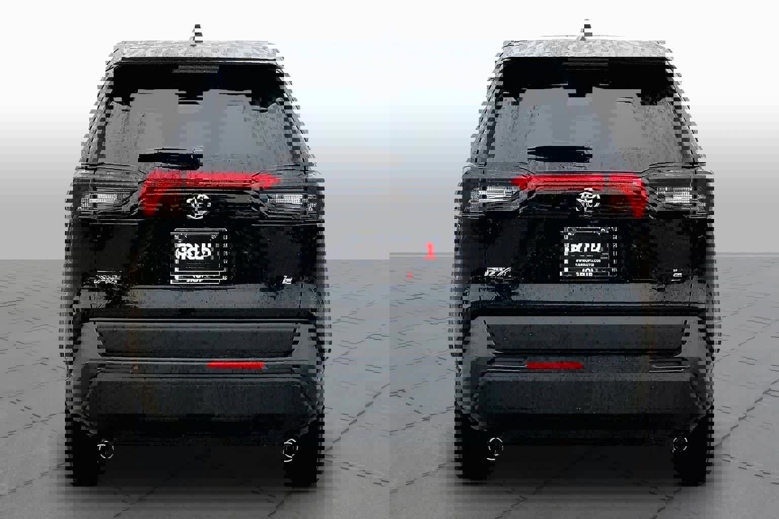 Used 2025 Toyota RAV4 LE FWD image 5