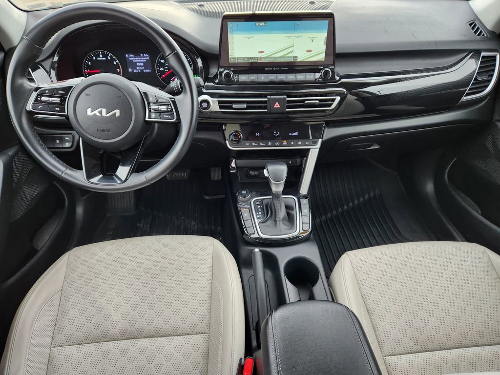 Used 2023 Kia Seltos EX image 10