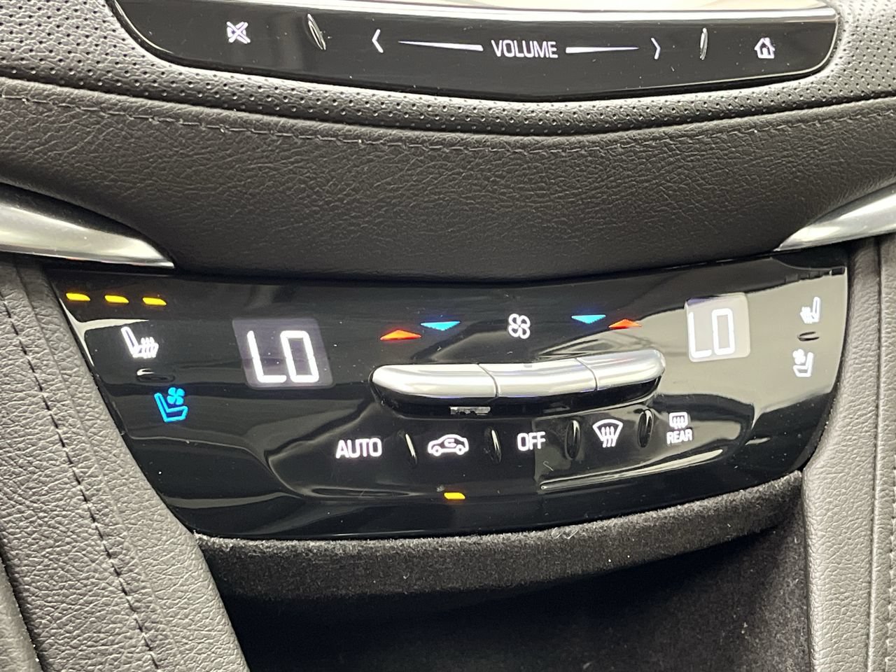 Certified 2018 Cadillac XT5 Premium Luxury AWD/4WD image 24